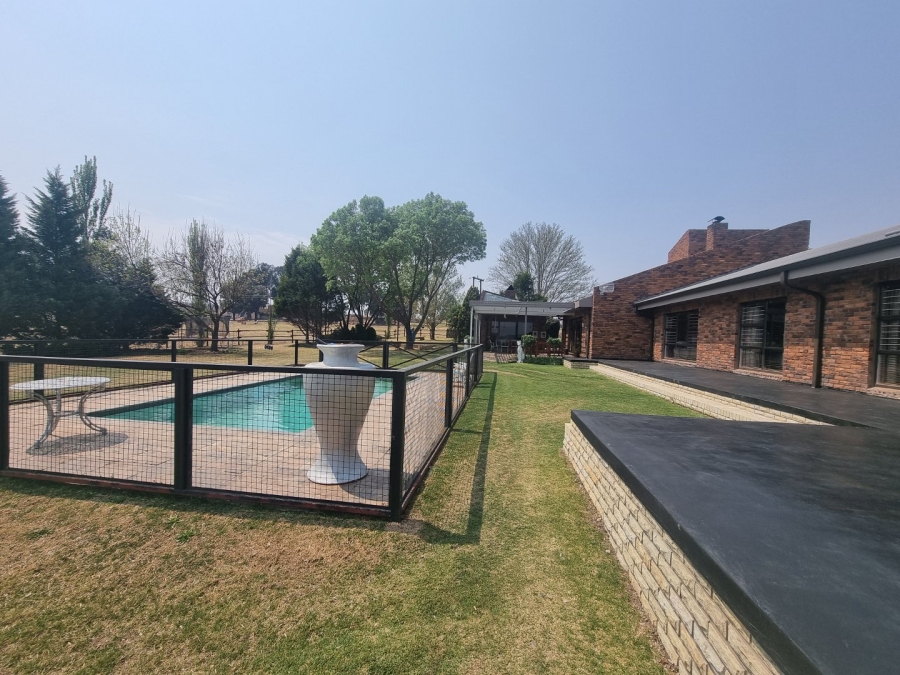 5 Bedroom Property for Sale in Bethlehem Rural Free State